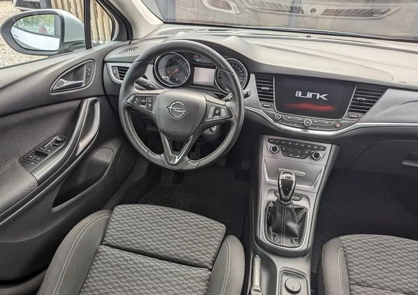 Opel Astra cena 36999 przebieg: 168000, rok produkcji 2016 z Mrocza małe 497